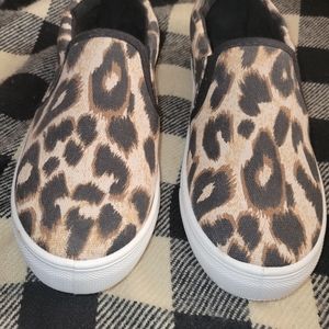 Size 6 Qupid Leopard print shoes